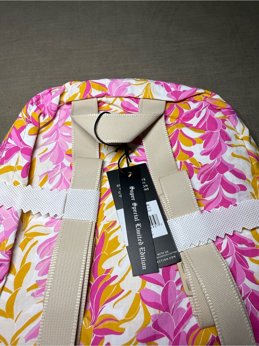 NWT RARE Aloha Collection SUPER SPECIAL LIMITED EDITION Mini Backpack Lei Stand - Picture 3 of 6